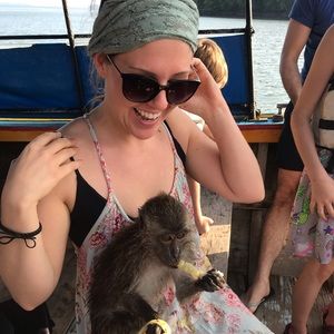 Meet your Posher, Jennifer